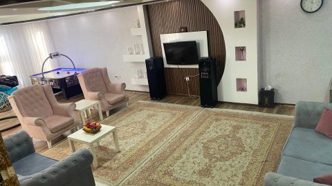 استخردار آبگرم بهشت  پلاس با ایرهاکی و فوتبالدستی