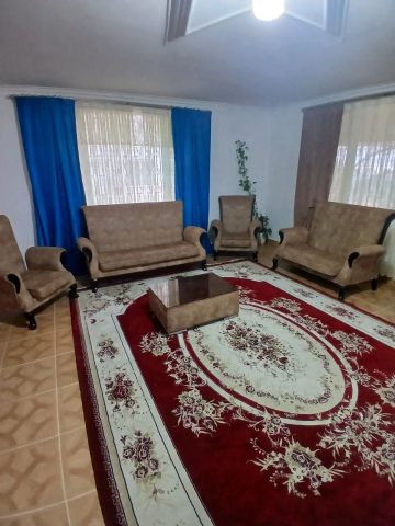 استخردار آبگرم رویال با فوتبالدستی - پذیرایی