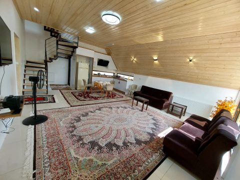 سوئیسی کریمخان با جکوزی و فوتبال دستی