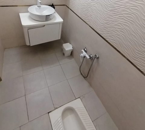 استخردار آبگرم باصفا با فوتبال دستی
