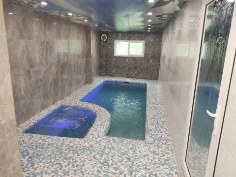 استخردار آبگرم اکبری با جکوزی و فوتبال دستی